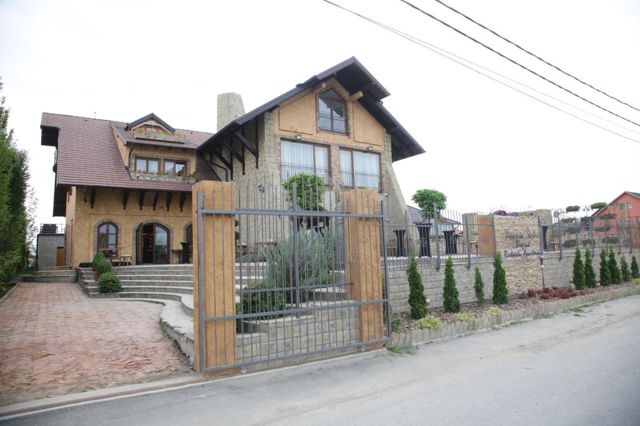 Garni Hotel Chicha - Winery Skrbic Belgrad Exterior foto